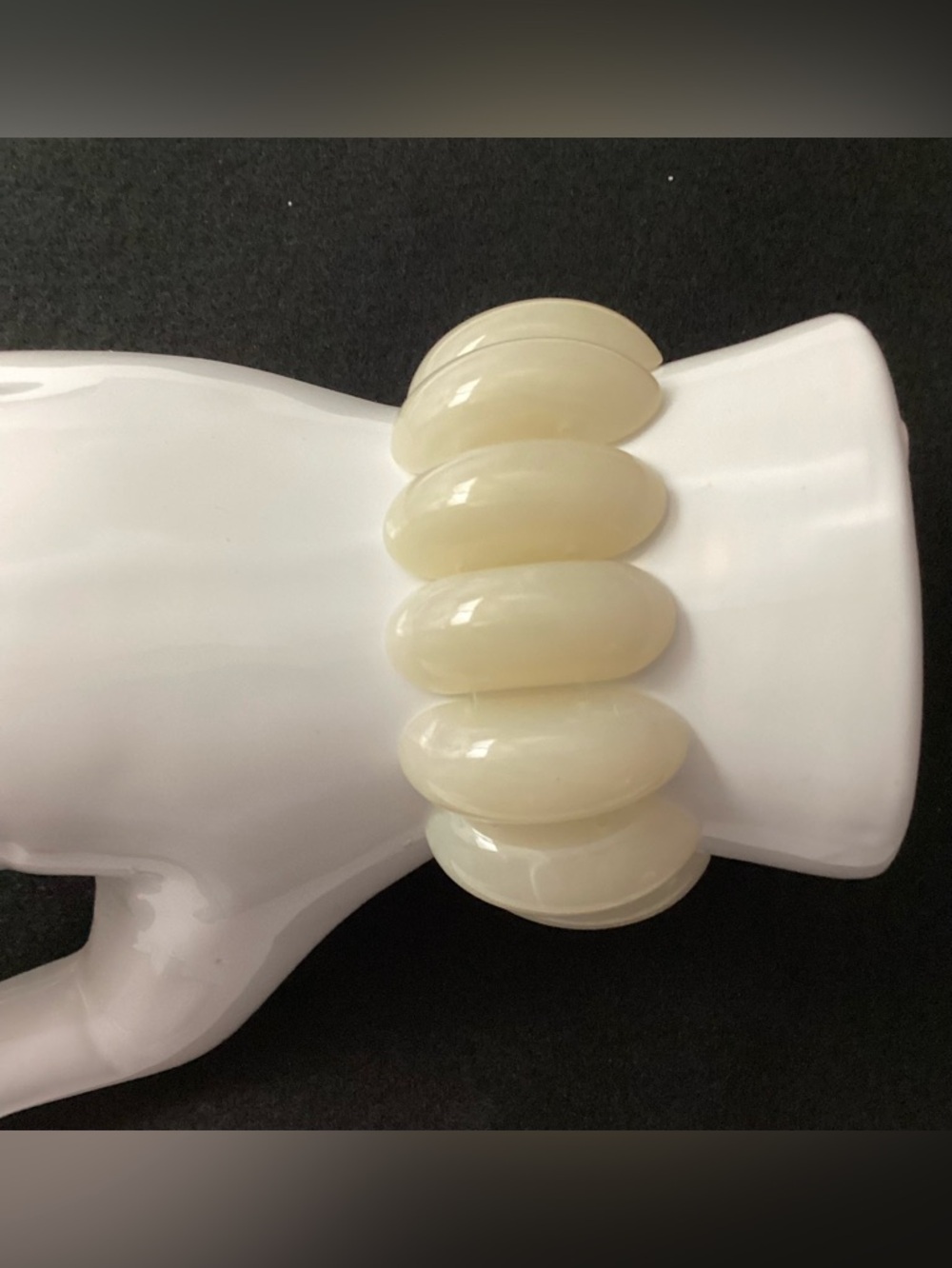 I.N.C. International Concepts Chunky Plastic Shell Stretch Bracelet - Picture 4 of 8